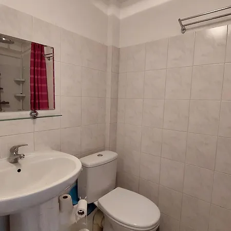 Centre-ville De Avec Jardin Et Parking - A Pied, Plages Et Commerces Proches - Fr-1-550-75 Royan