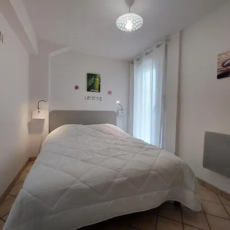 Centre-ville De Avec Jardin Et Parking - A Pied, Plages Et Commerces Proches - Fr-1-550-75 *