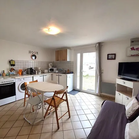 Centre-ville De Avec Jardin Et Parking - A Pied, Plages Et Commerces Proches - Fr-1-550-75