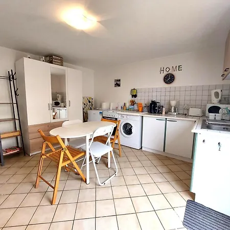 Centre-ville De Avec Jardin Et Parking - A Pied, Plages Et Commerces Proches - Fr-1-550-75 Apartment *