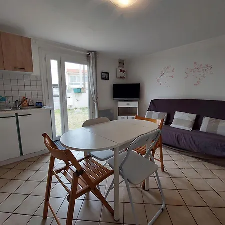 Centre-ville De Avec Jardin Et Parking - A Pied, Plages Et Commerces Proches - Fr-1-550-75 Apartment *