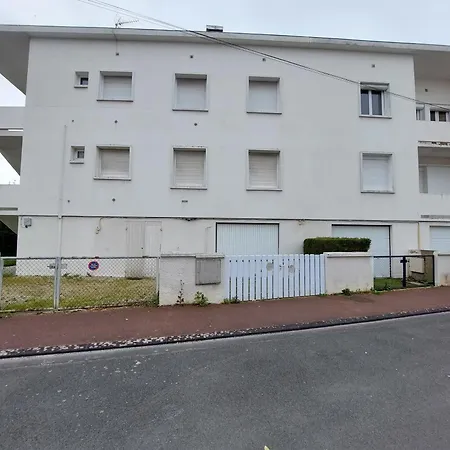 Centre-ville De Avec Jardin Et Parking - A Pied, Plages Et Commerces Proches - Fr-1-550-75 *